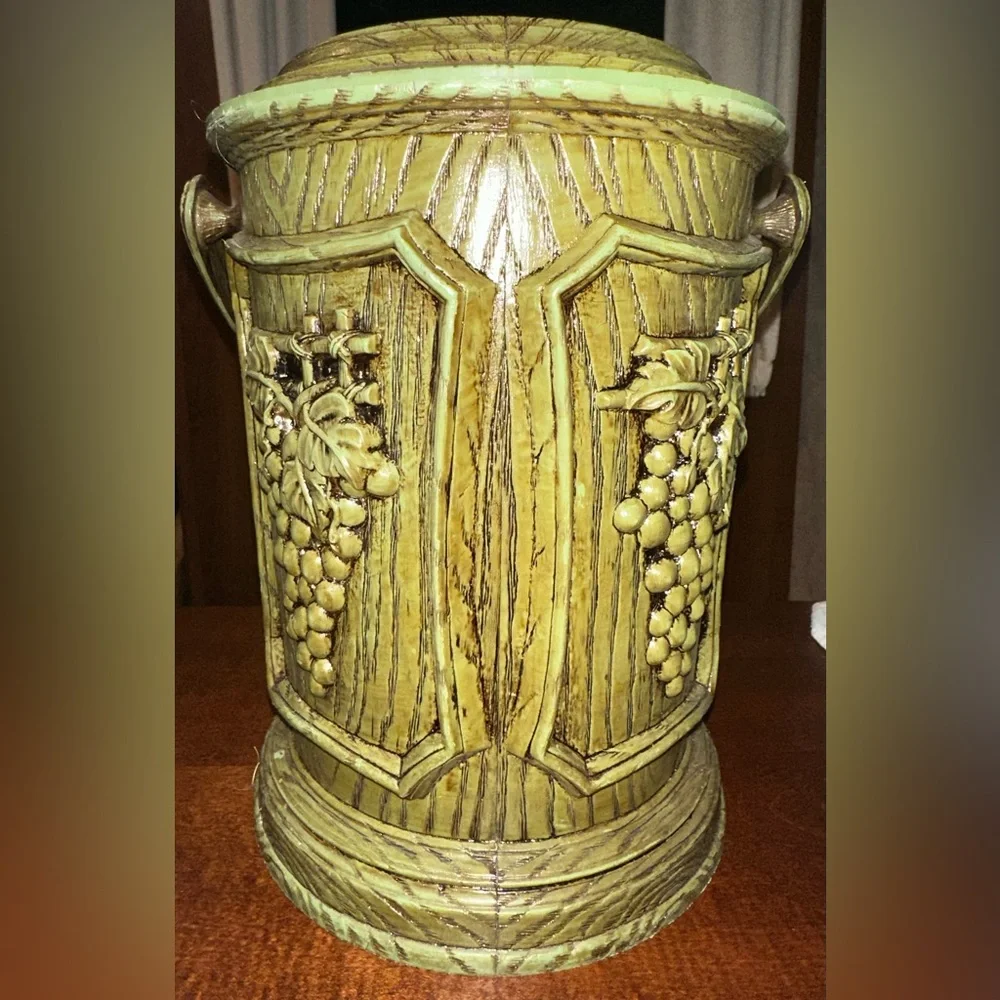 Vintage Mid Century Plastic Faux Wood Grain Cocktail Ice Bucket‎ Green Grapes